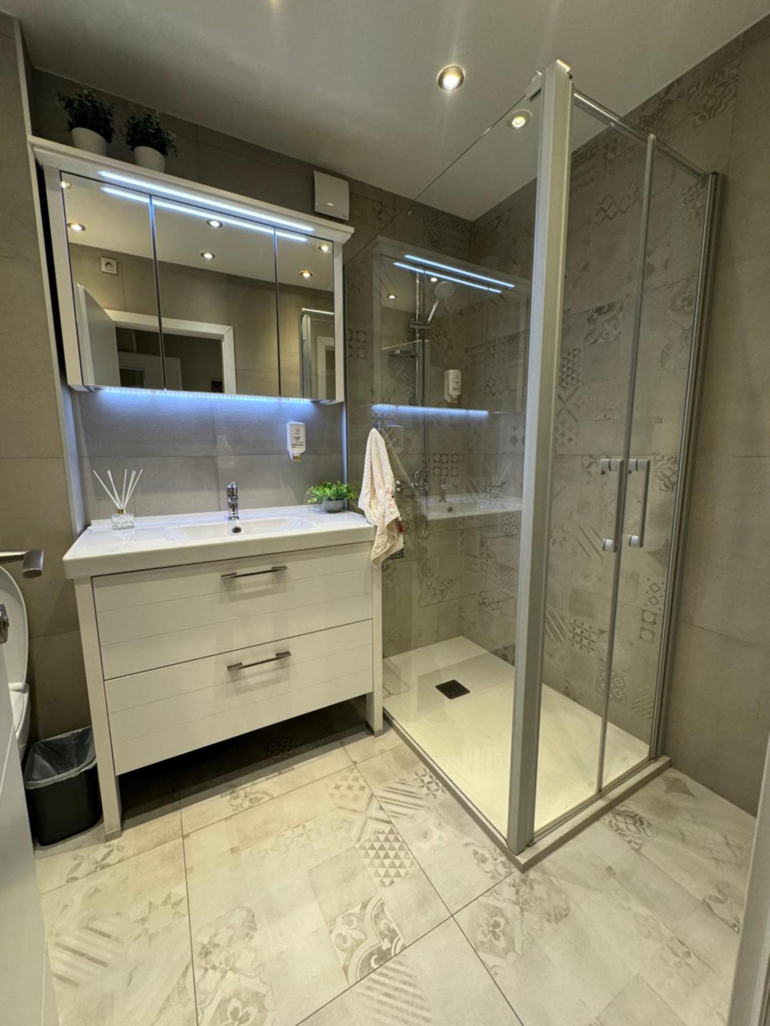 Apartment Astra With Private Parking Split Ngoại thất bức ảnh